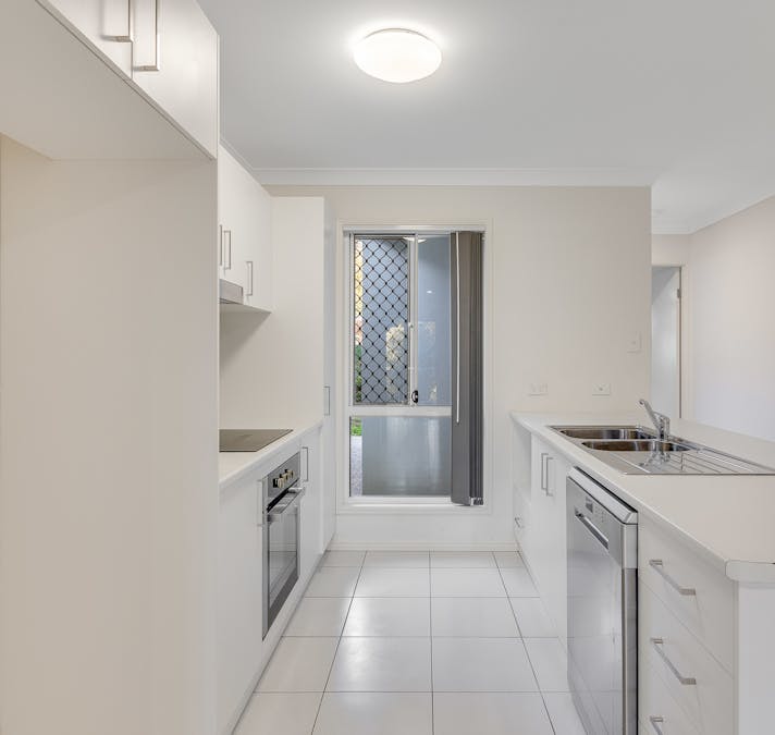 25 Carlin Street, Glenvale, QLD, 4350 - Image 2