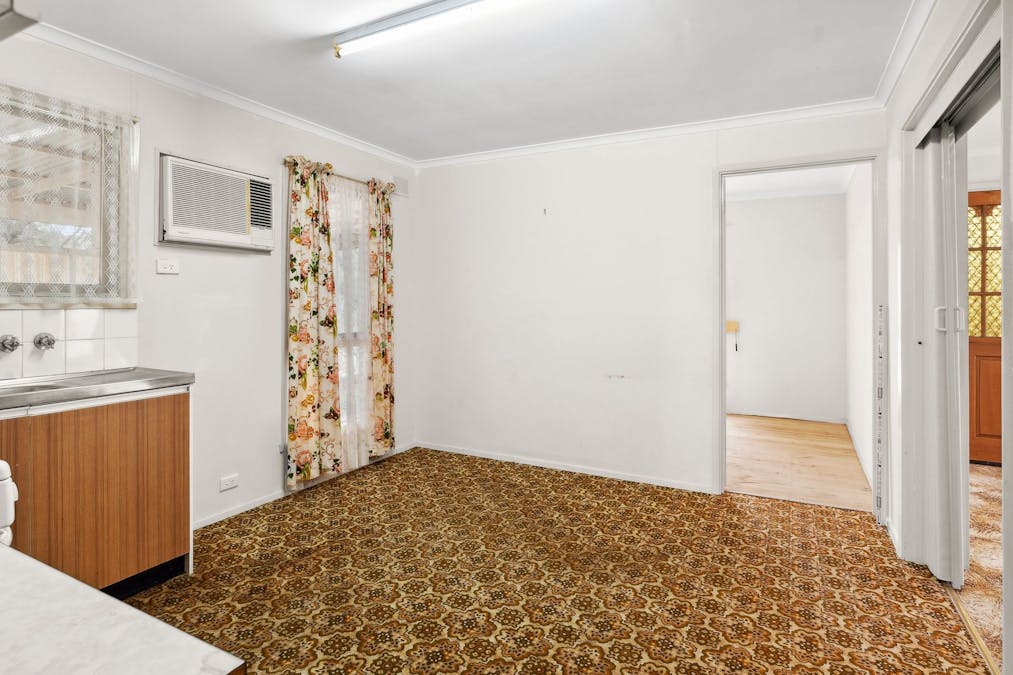 20 Eringa Avenue, Loxton, SA, 5333 - Image 9