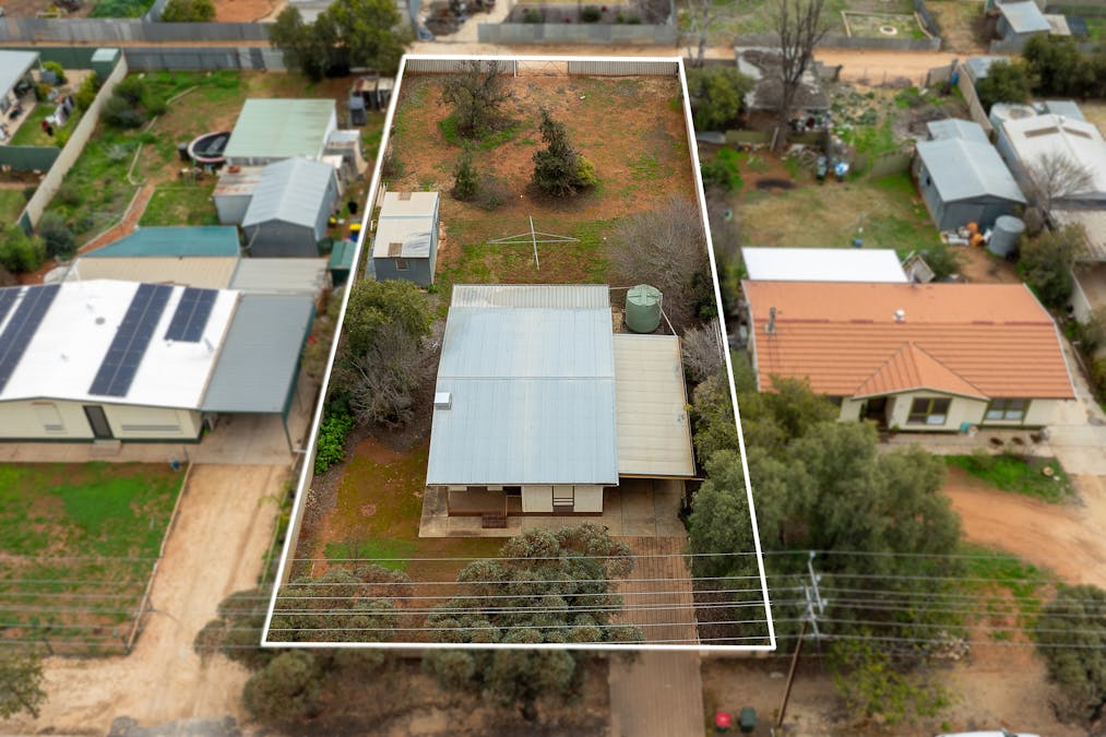 20 Eringa Avenue, Loxton, SA, 5333 - Image 12
