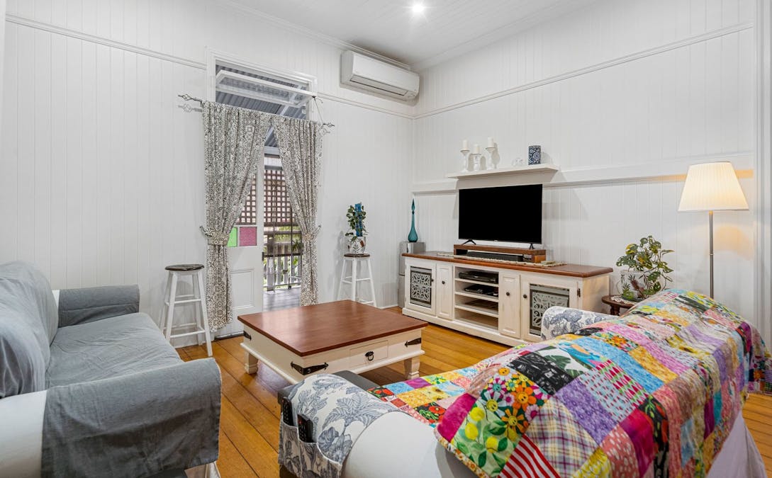 88 Glebe Road, Newtown, QLD, 4305 - Image 12