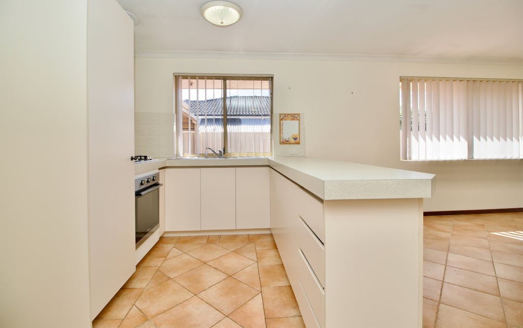 14 Dunlowe Loop, Warnbro, WA, 6169 - Image 8