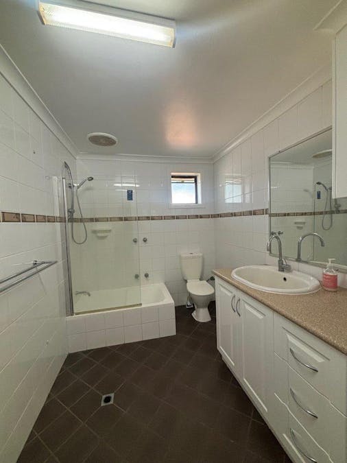 24 Shallcross Street, East Carnarvon, WA, 6701 - Image 2