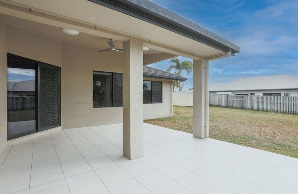 27 Donostia Crescent, Bushland Beach, QLD, 4818 - Image 4