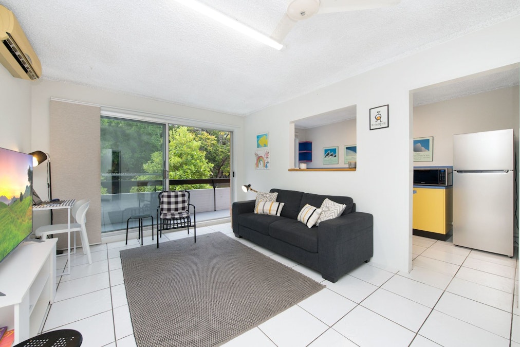 2/23 Gregory Street, North Ward, QLD, 4810 - Image 1