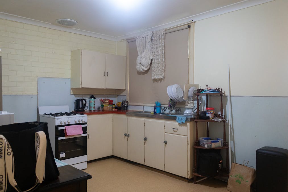 16 Snell Street, Merredin, WA, 6415 - Image 4