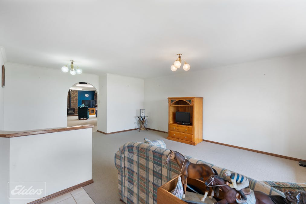 1 Rosemary Court, Encounter Bay, SA, 5211 - Image 8