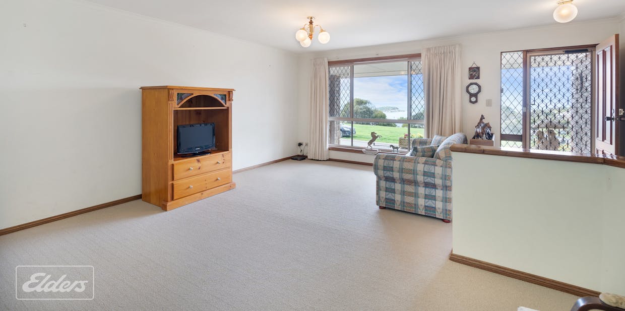 1 Rosemary Court, Encounter Bay, SA, 5211 - Image 11