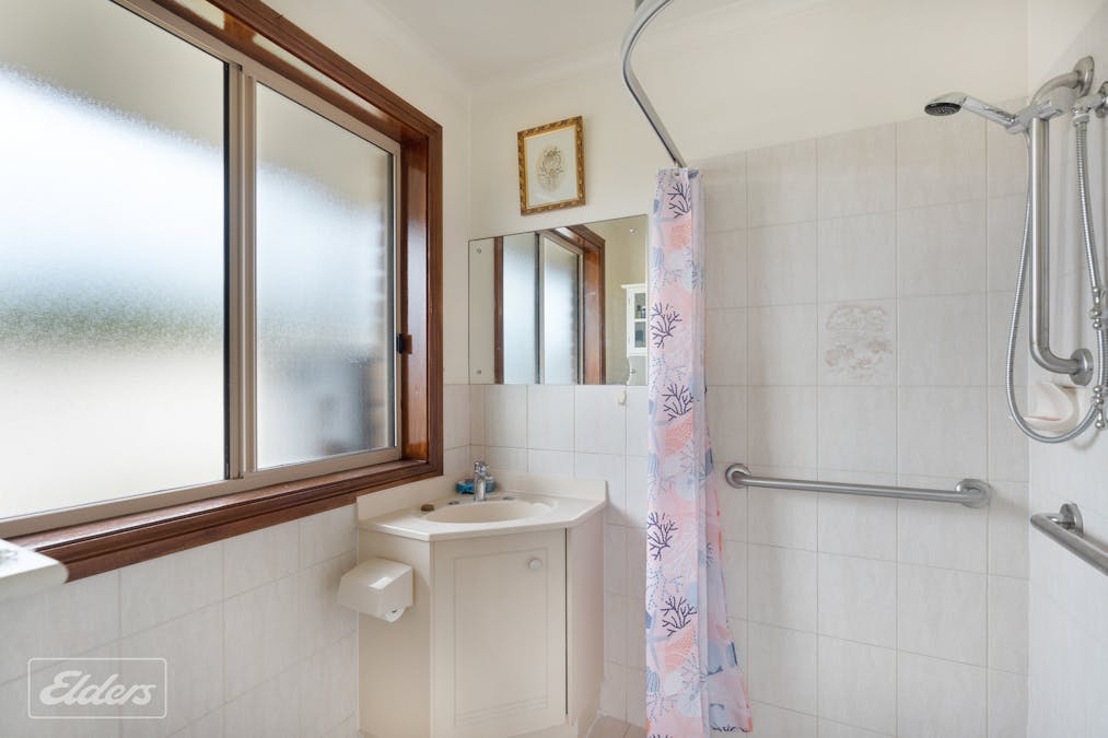 1 Rosemary Court, Encounter Bay, SA, 5211 - Image 12