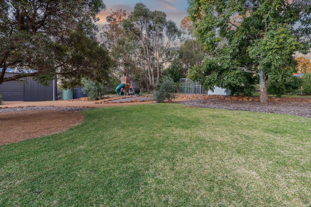 35 King Jarrah Circle, Jarrahdale, WA, 6124 - Image 33