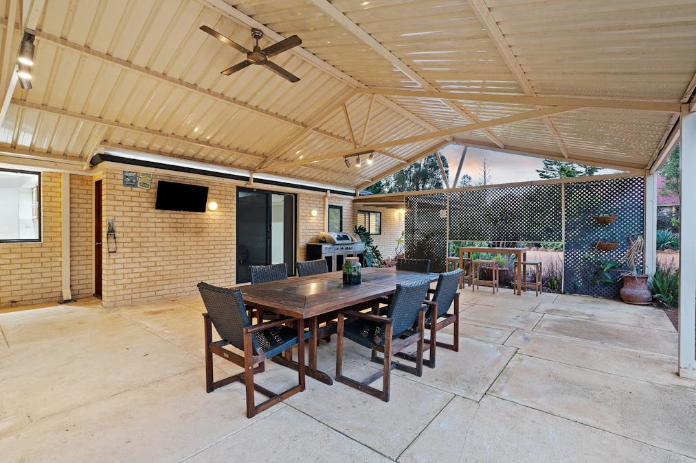 35 King Jarrah Circle, Jarrahdale, WA, 6124 - Image 28