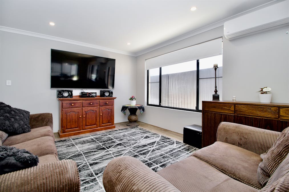 99 Surf Drive, Secret Harbour, WA, 6173 - Image 10