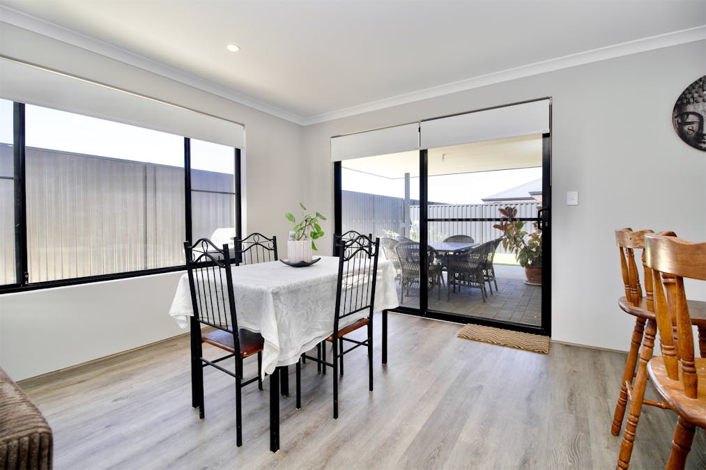 99 Surf Drive, Secret Harbour, WA, 6173 - Image 11