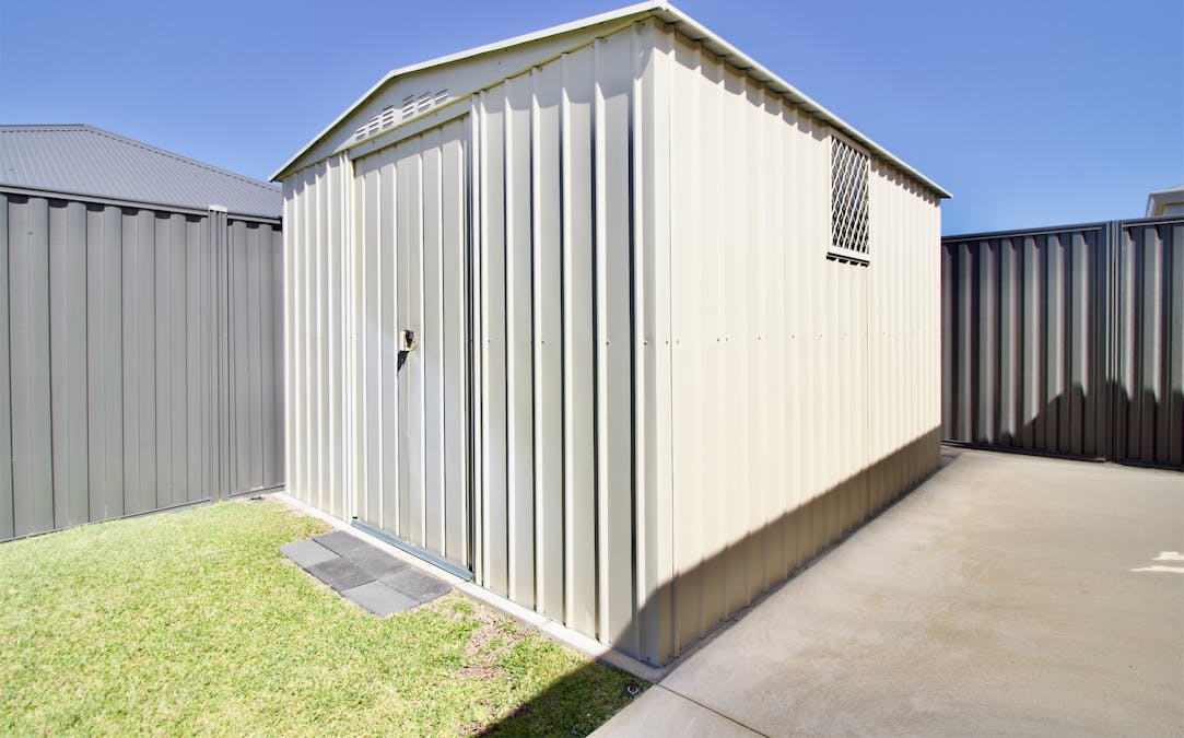 99 Surf Drive, Secret Harbour, WA, 6173 - Image 24