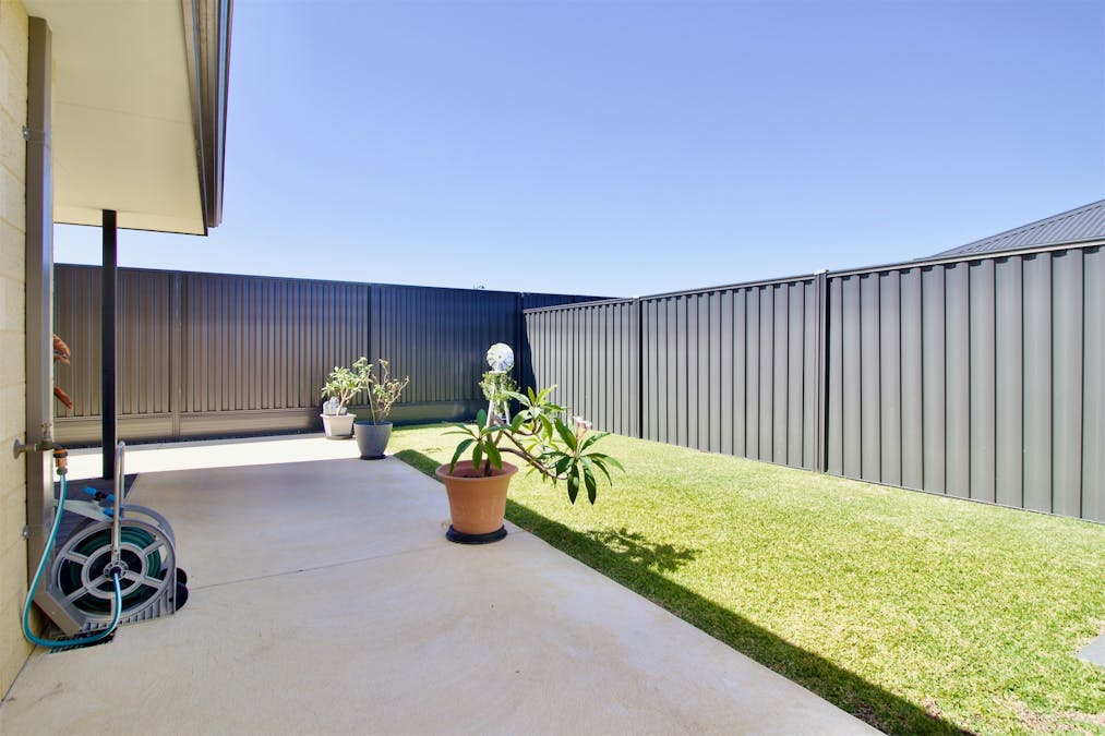 99 Surf Drive, Secret Harbour, WA, 6173 - Image 23