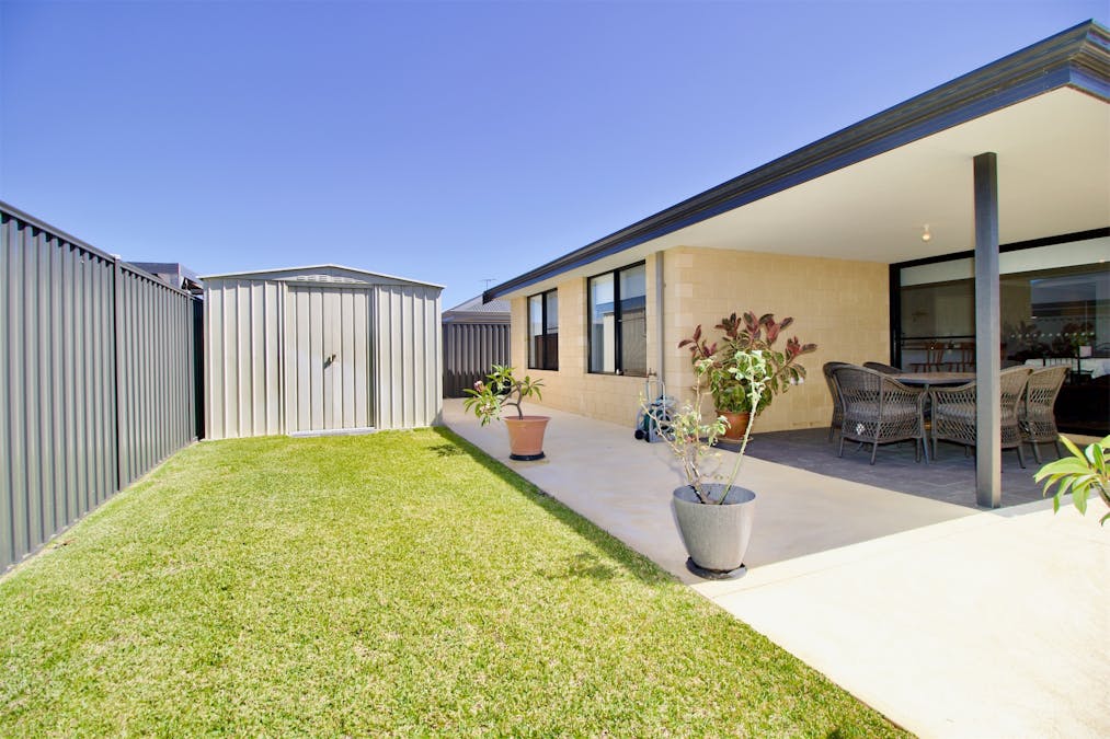 99 Surf Drive, Secret Harbour, WA, 6173 - Image 22