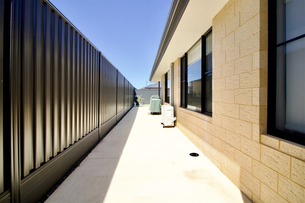 99 Surf Drive, Secret Harbour, WA, 6173 - Image 26