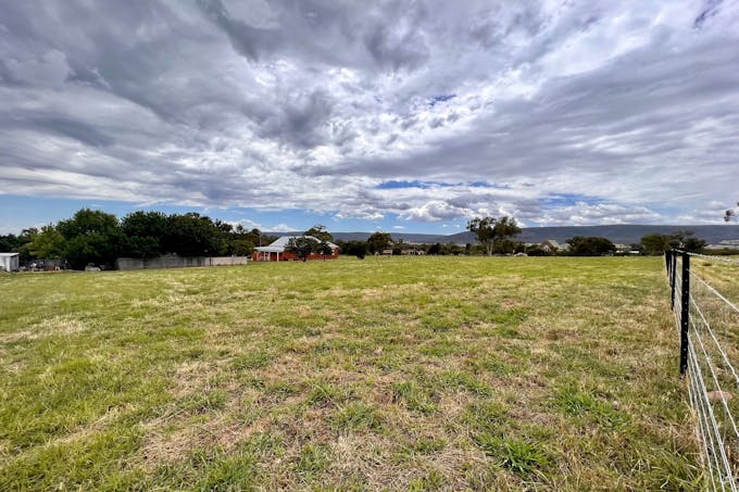 325/113 Bendick Murrell Road, Young, NSW, 2594 - Image 1