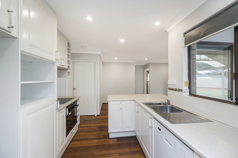 6 Chancery Court, Forrestfield, WA, 6058 - Image 12