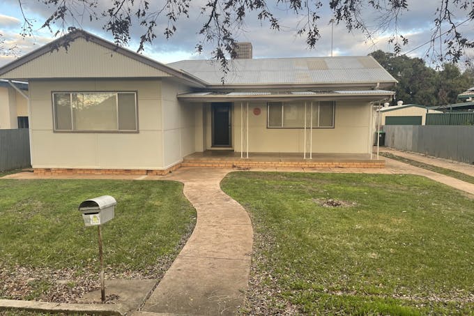 6 Melbourne Street, Parkes, NSW, 2870 - Image 1