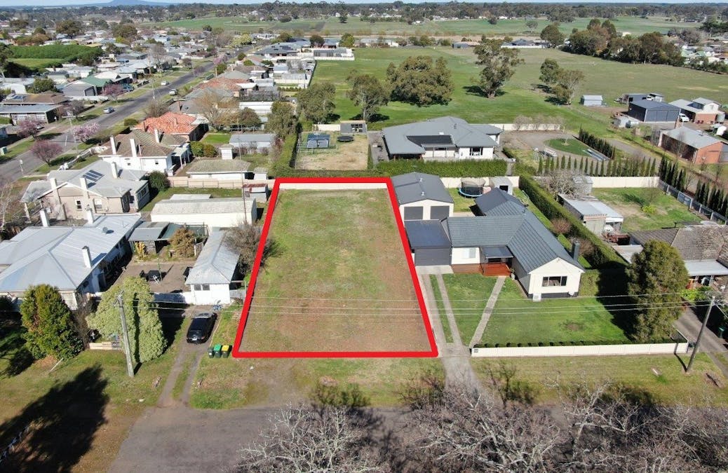 1 Lewis Street, Hamilton, VIC, 3300 - Image 1