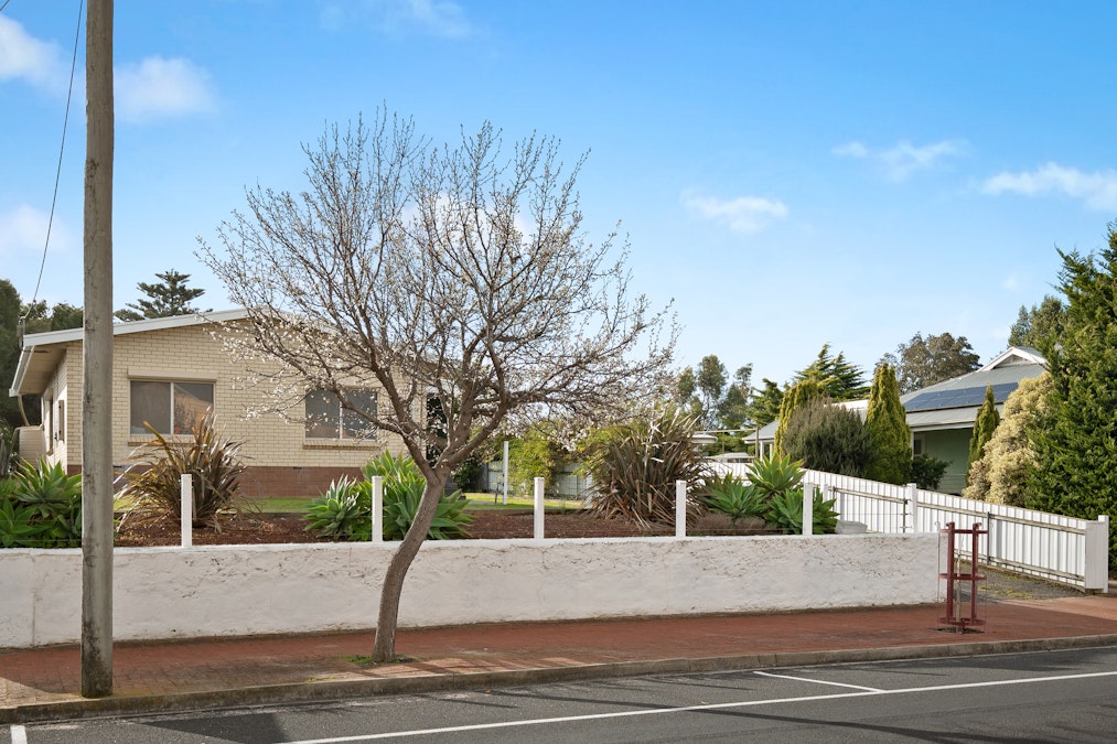 52 Agnes Street, Kingston Se, SA, 5275 - Image 2