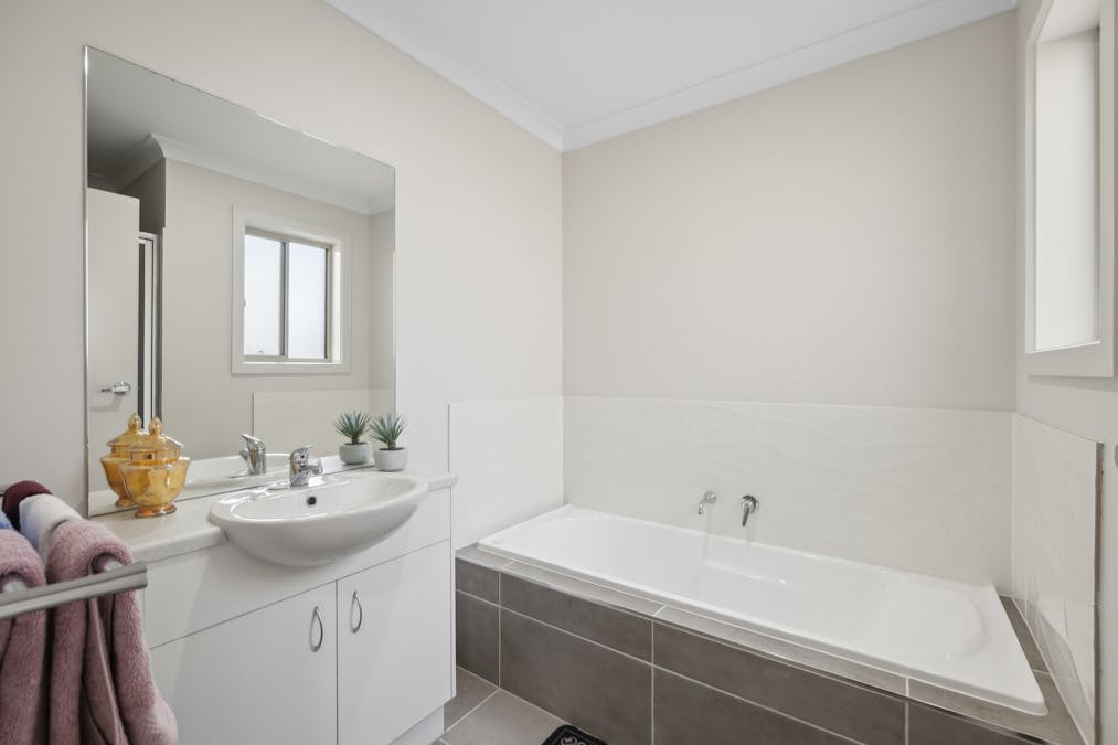 2/37    Princes Street, Korumburra, VIC, 3950 - Image 11