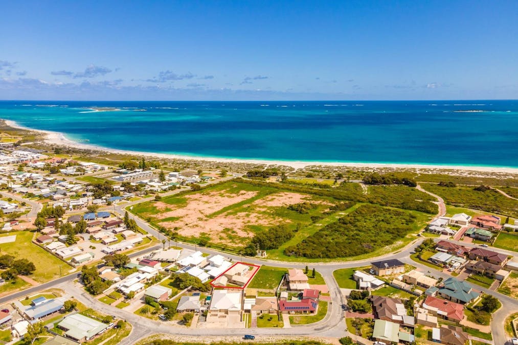18 Casuarina Crescent, Jurien Bay, WA, 6516 - Image 2