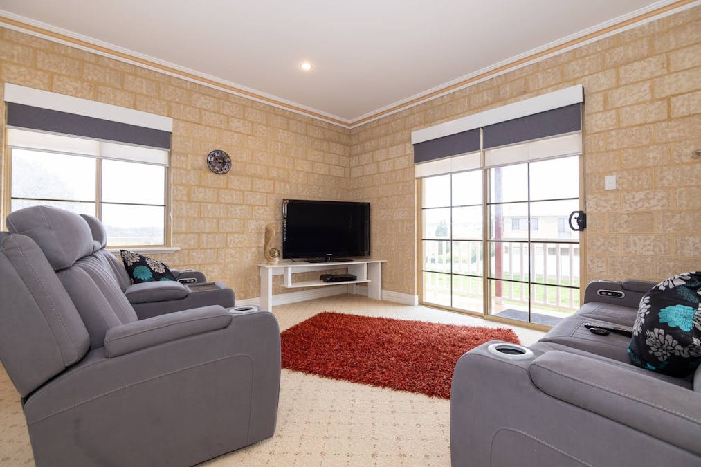 18 Casuarina Crescent, Jurien Bay, WA, 6516 - Image 9