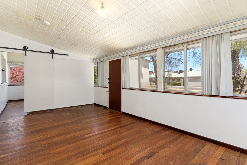40 Griggs Way, Rockingham, WA, 6168 - Image 6