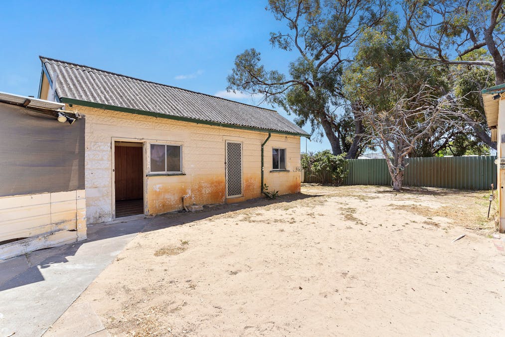 40 Griggs Way, Rockingham, WA, 6168 - Image 23