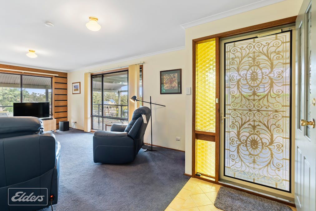 17 Shoreline Drive, Clayton Bay, SA, 5256 - Image 11