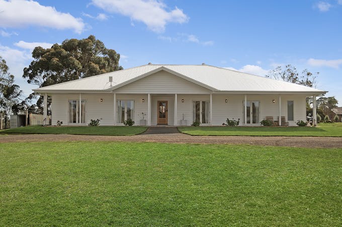 8244 Hamilton Highway, Hamilton, VIC, 3300 - Image 1