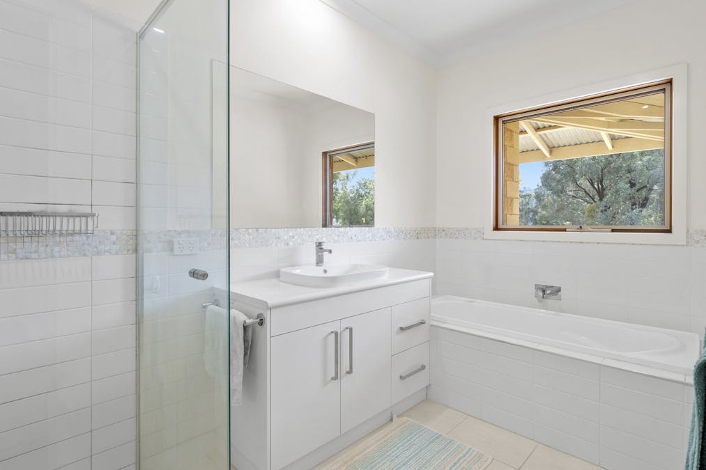674 Euroa-Strathbogie Road, Euroa, VIC, 3666 - Image 15