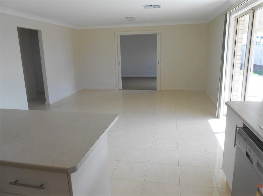 10 Angela Marino Court, Whyalla Norrie, SA, 5608 - Image 9