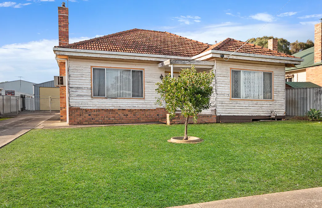 7 Miller Crescent, Hamilton, VIC, 3300 - Image 1