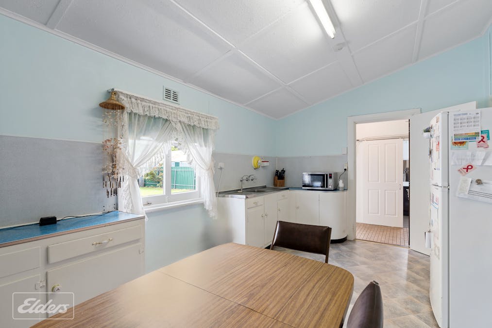 25 Sturt Street, Victor Harbor, SA, 5211 - Image 10