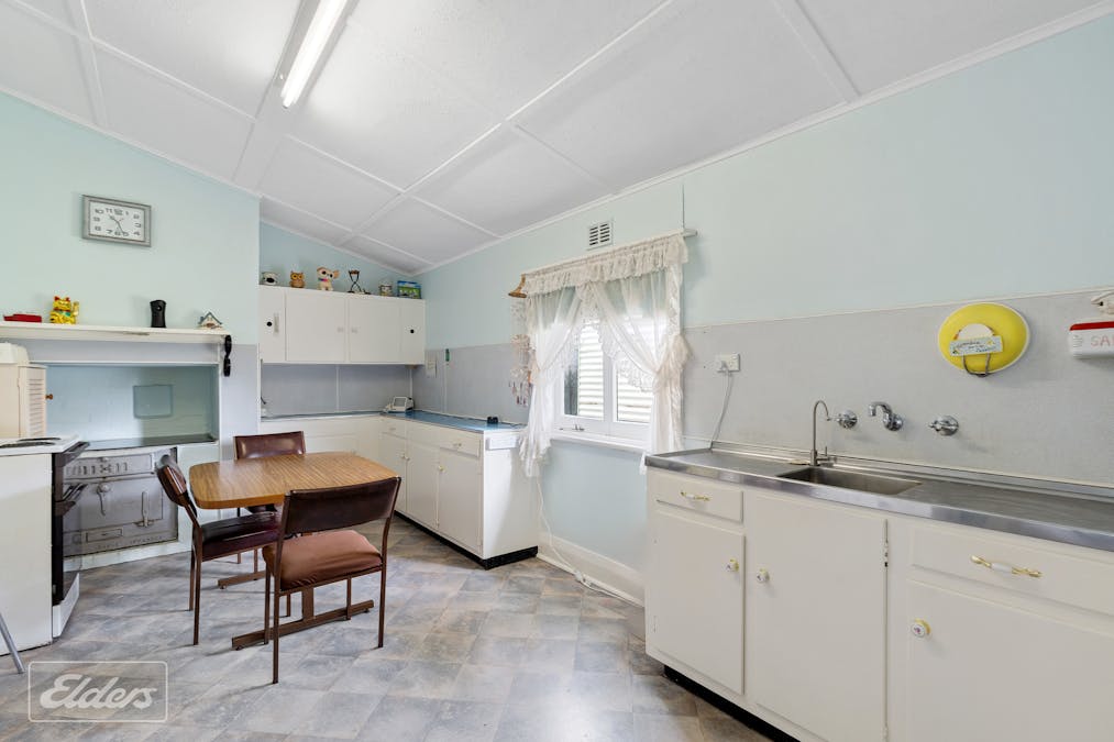 25 Sturt Street, Victor Harbor, SA, 5211 - Image 12