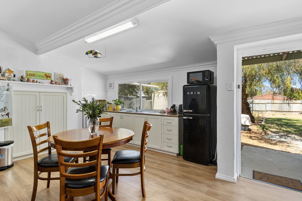 21 Wolfe Street, Jamestown, SA, 5491 - Image 6