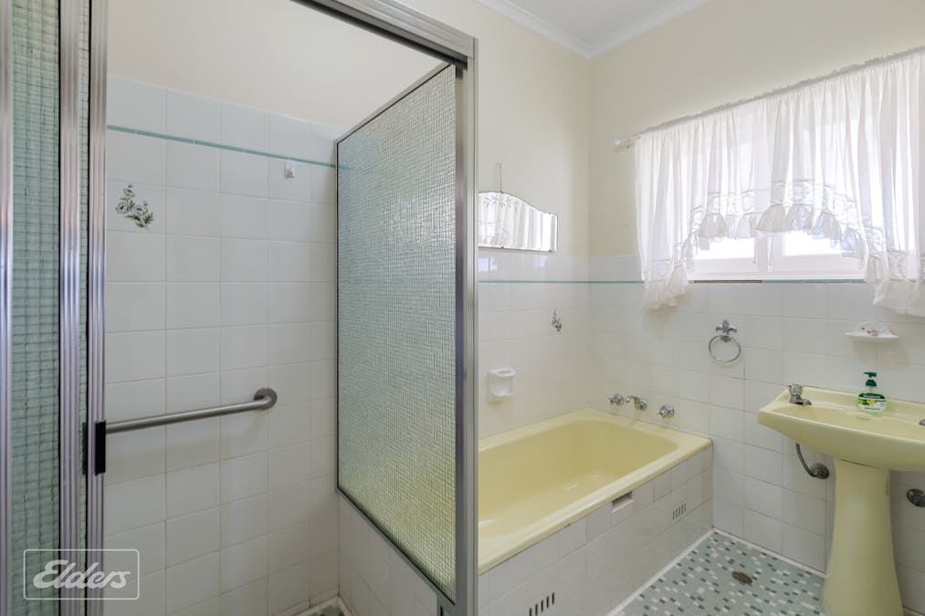 16 Peace Avenue, Victor Harbor, SA, 5211 - Image 16