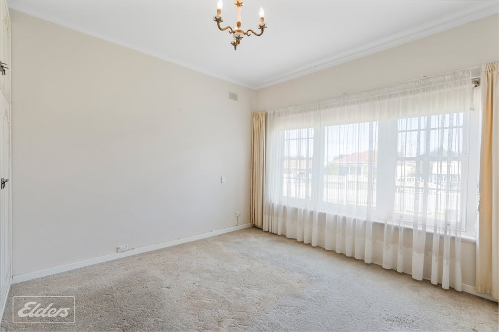 16 Peace Avenue, Victor Harbor, SA, 5211 - Image 14