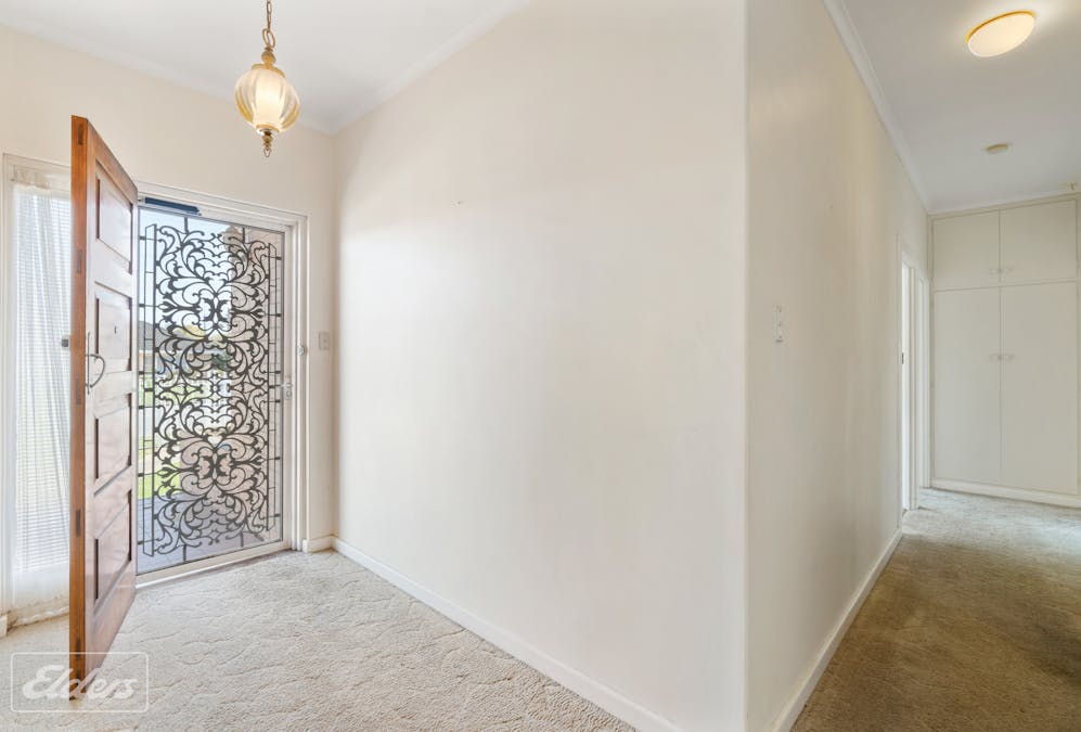 16 Peace Avenue, Victor Harbor, SA, 5211 - Image 5