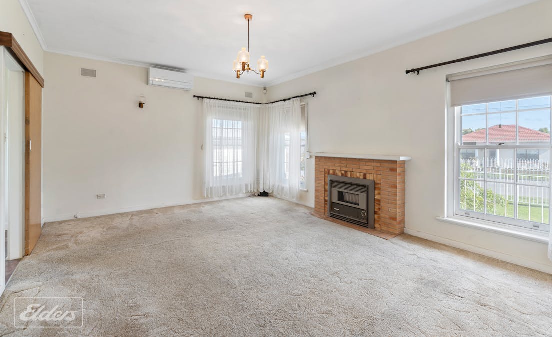 16 Peace Avenue, Victor Harbor, SA, 5211 - Image 6