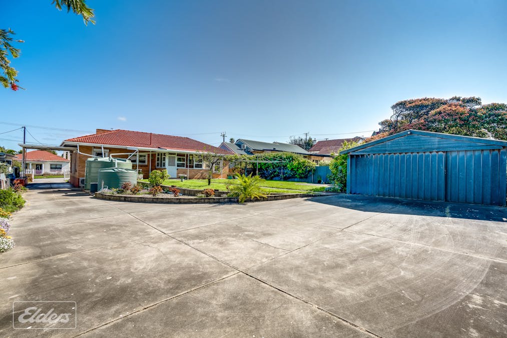 16 Peace Avenue, Victor Harbor, SA, 5211 - Image 21