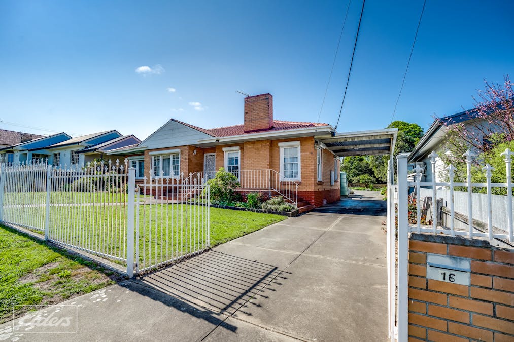 16 Peace Avenue, Victor Harbor, SA, 5211 - Image 3