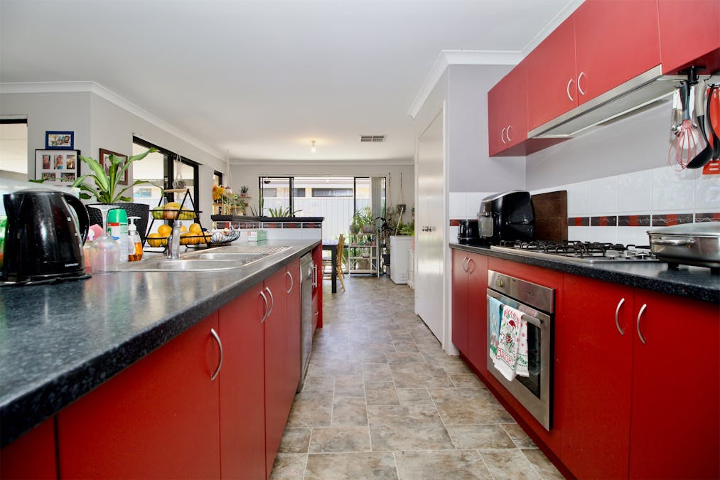 7 Wincanton Chase, Leda, WA, 6170 - Image 5
