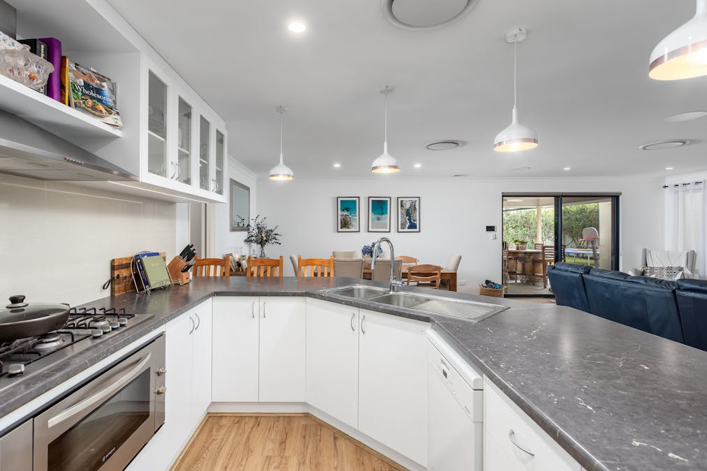 14 Solstice Way, Australind, WA, 6233 - Image 18