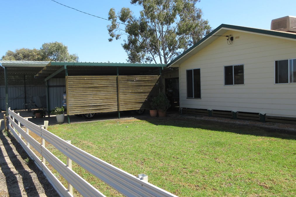 10 Gibson Street, Meandarra, QLD, 4422 - Image 2