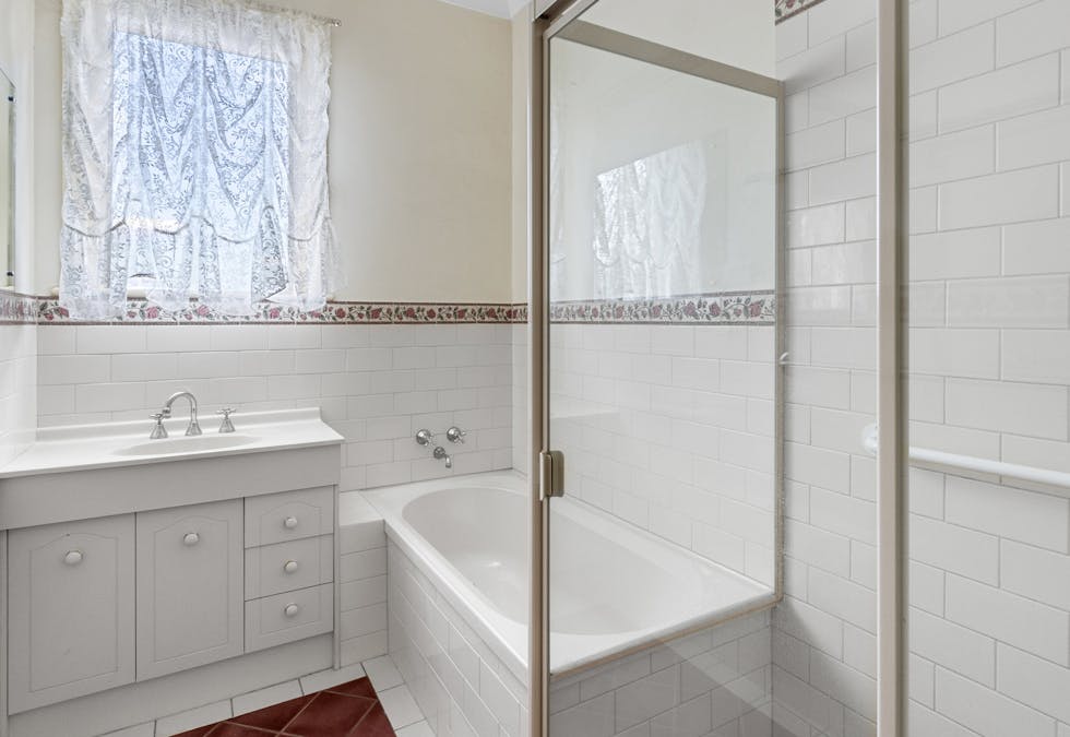 9 Bright Street, Clare, SA, 5453 - Image 12