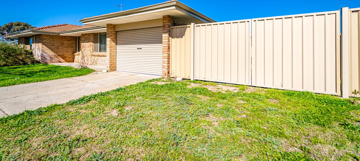 56 Kingsbridge Road, Warnbro, WA, 6169 - Image 2