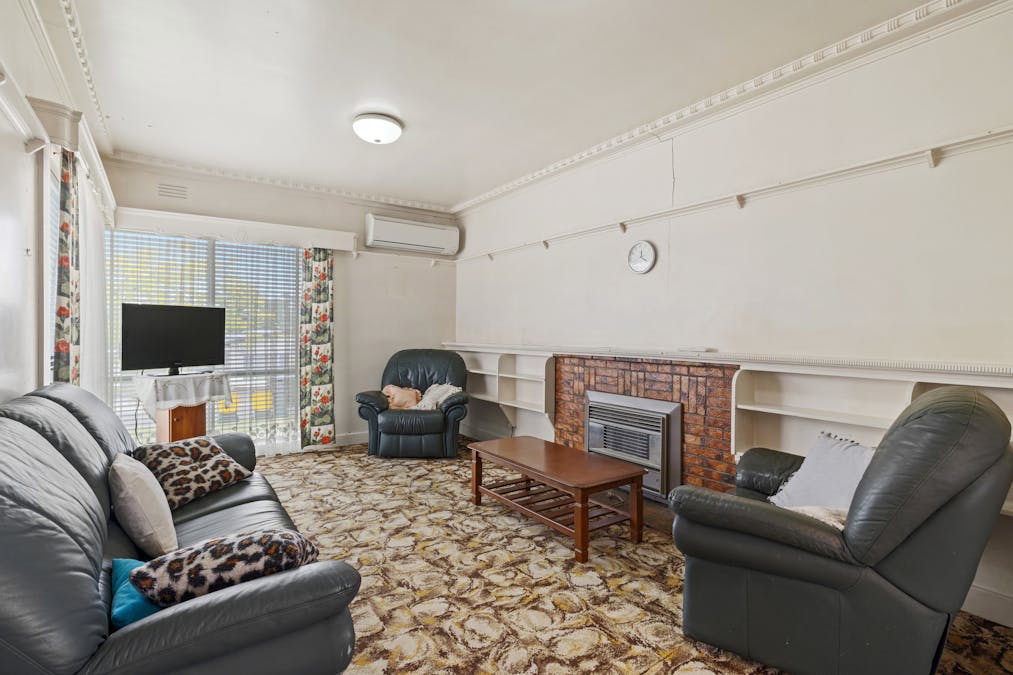 4  Milne Street, Leongatha, VIC, 3953 - Image 2